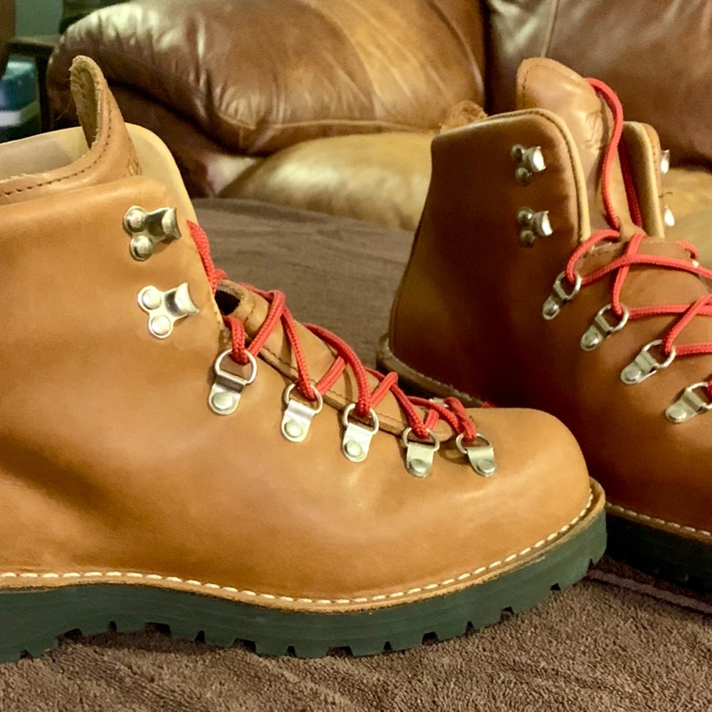 Danner Mountain Light